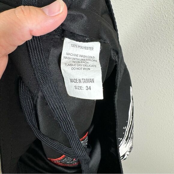 Vintage Brock Lesnar DeathClutch WWE MMA Shorts Men’s Size 34 RARE - Picture 9 of 9